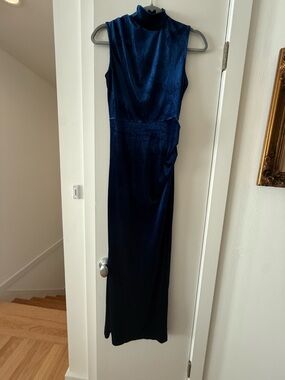 Sleeveless Navy Velvet High-Neck Maxi Dress